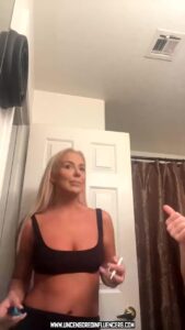 Tana Mongeau Livestream Curvy Body Blonde Tits Flash