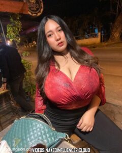 Biene.kb Thick Tits Asian Big Influencer Huge Breasts